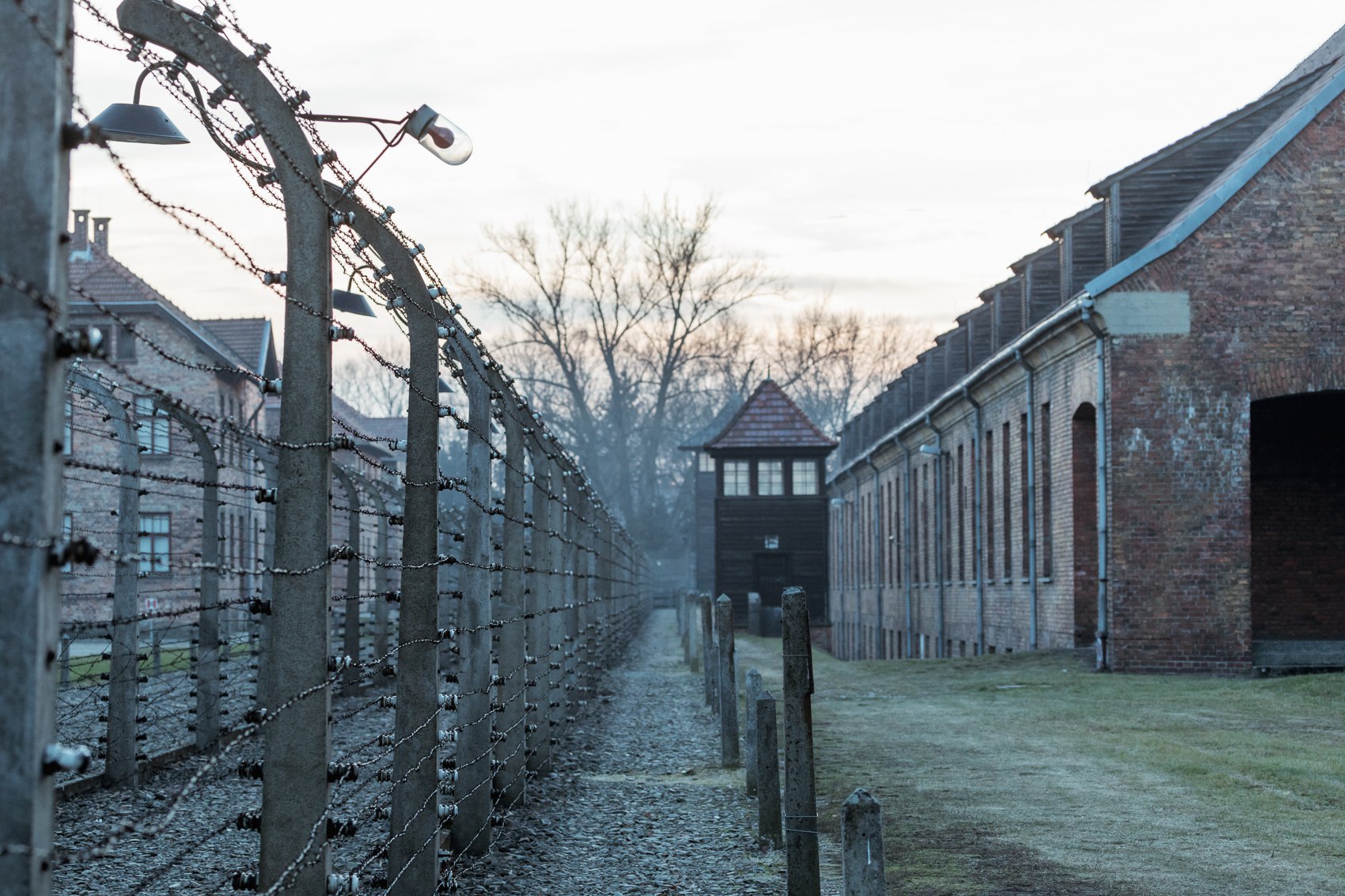 Лагеря смерти германий. Освенцим концентрационный лагерь Аушвиц. Концентрационный лагерь Аушвиц-Биркенау Освенцим. Лагерь Аушвиц-Биркенау. Лагеря смерти Аушвиц Освенцим.